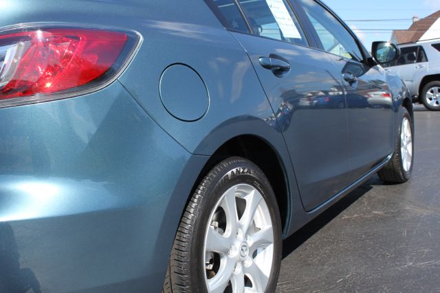 Mazda 3 2011 photo 18