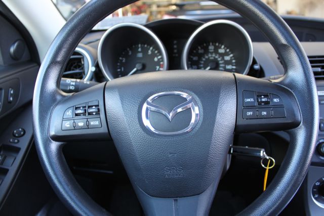 Mazda 3 2011 photo 24