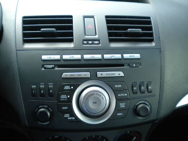 Mazda 3 2011 photo 11