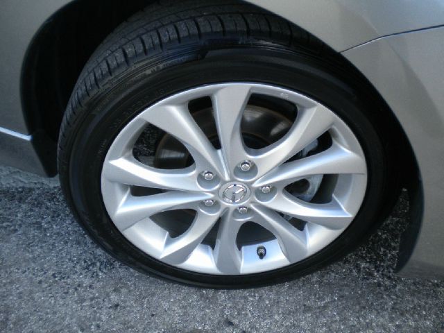 Mazda 3 2011 photo 2