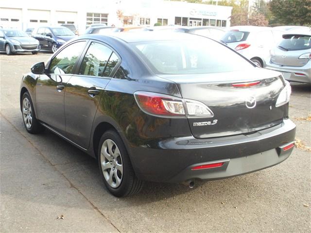 Mazda 3 2011 photo 2