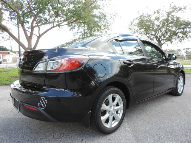 Mazda 3 2011 photo 2