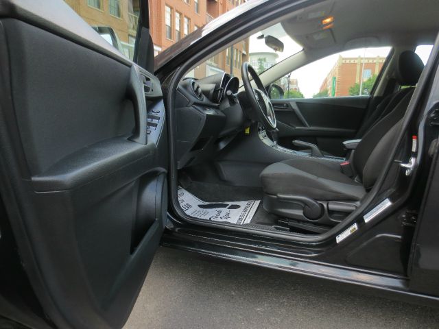 Mazda 3 2011 photo 2