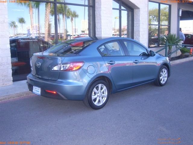 Mazda 3 2011 photo 1