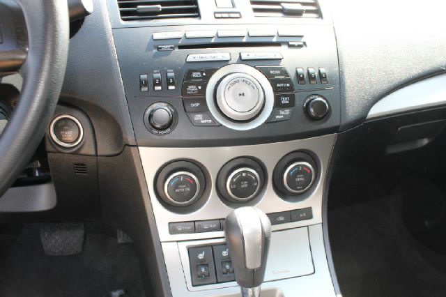 Mazda 3 2011 photo 22