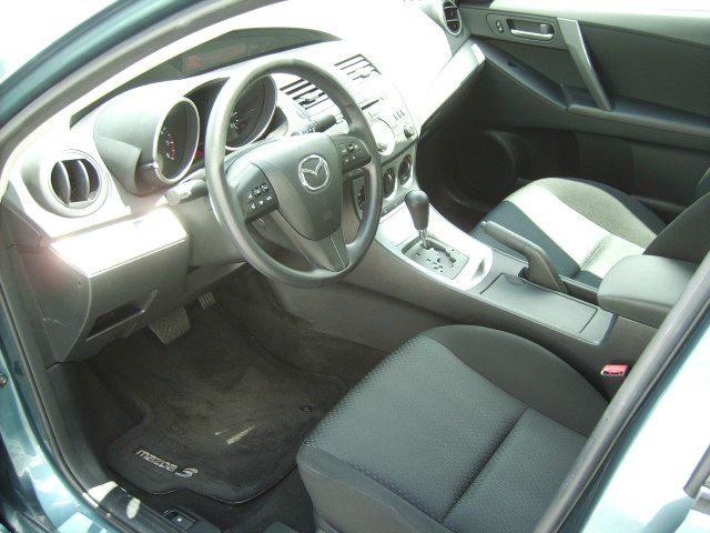 Mazda 3 2011 photo 2