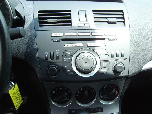 Mazda 3 2011 photo 25