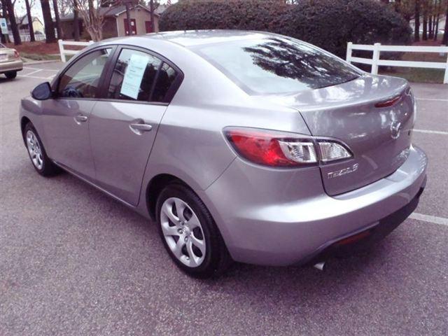 Mazda 3 2011 photo 2