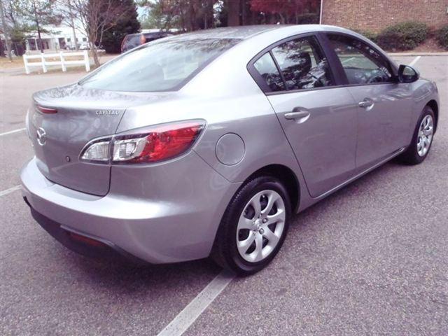 Mazda 3 2011 photo 4