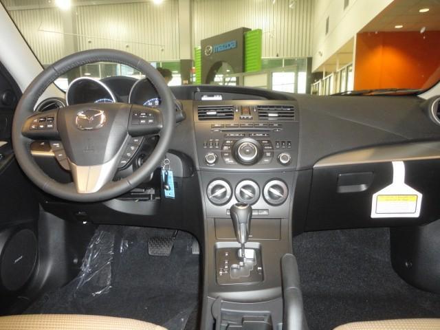 Mazda 3 2012 photo 2