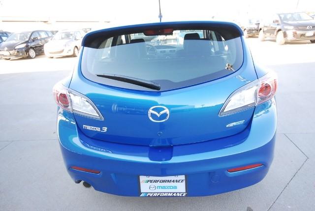 Mazda 3 2012 photo 3