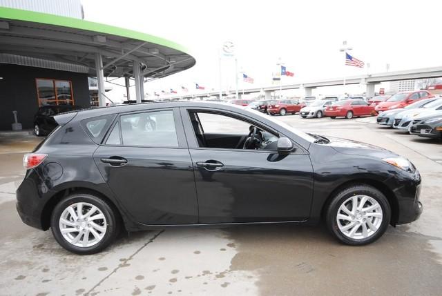 Mazda 3 2012 photo 1