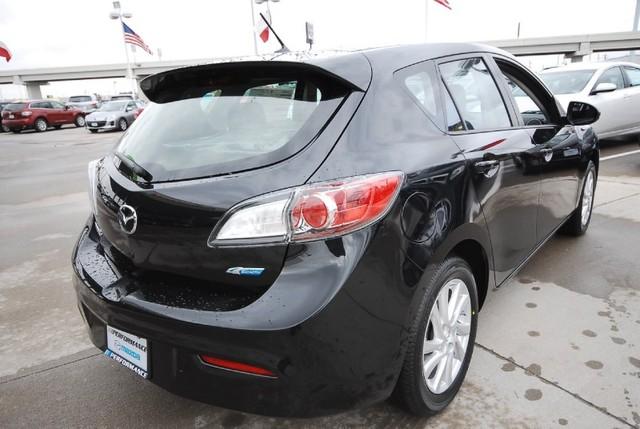 Mazda 3 2012 photo 2