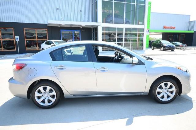 Mazda 3 2012 photo 1