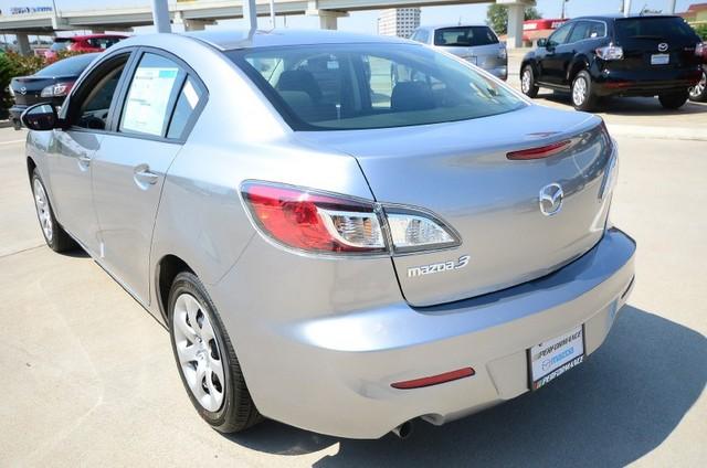 Mazda 3 2012 photo 4