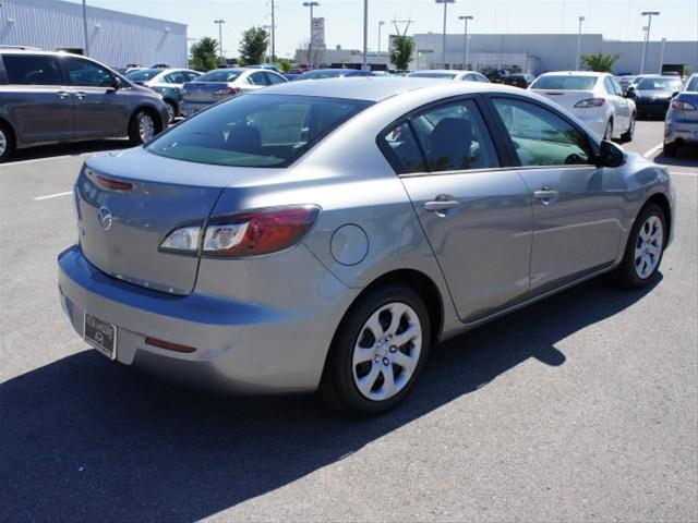 Mazda 3 2012 photo 2