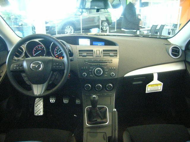 Mazda 3 2012 photo 2