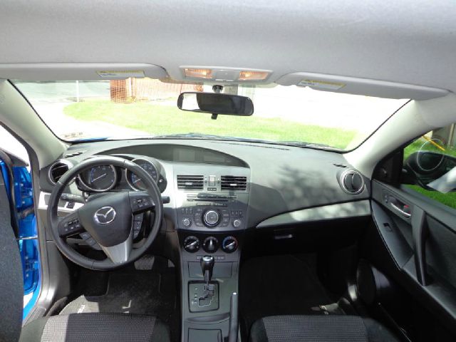 Mazda 3 2012 photo 2