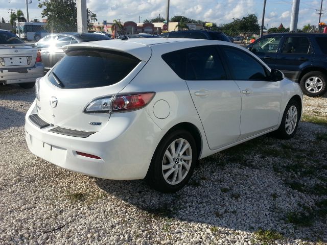 Mazda 3 2013 photo 2