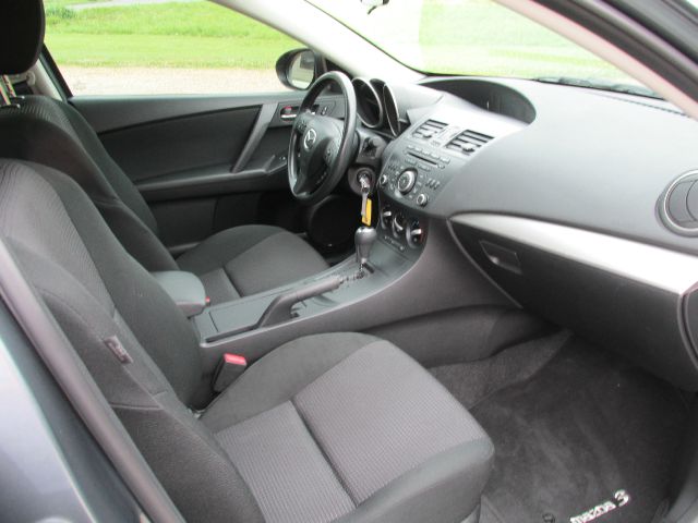 Mazda 3 3.9L LT Sedan