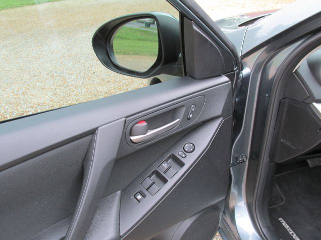 Mazda 3 2013 photo 3