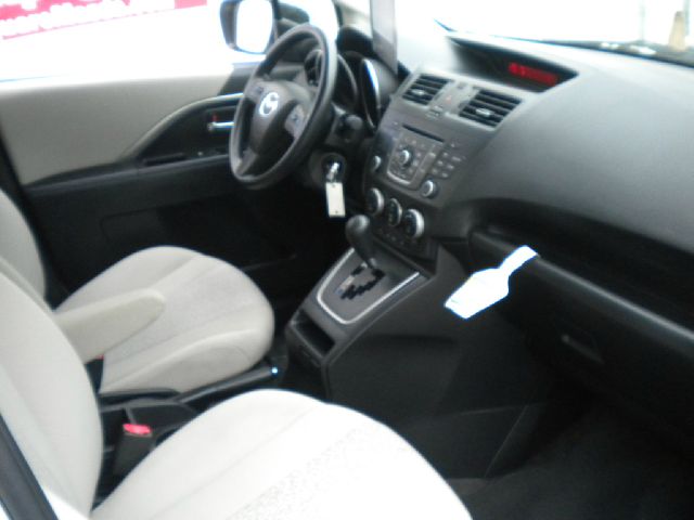 Mazda 5 2012 photo 20