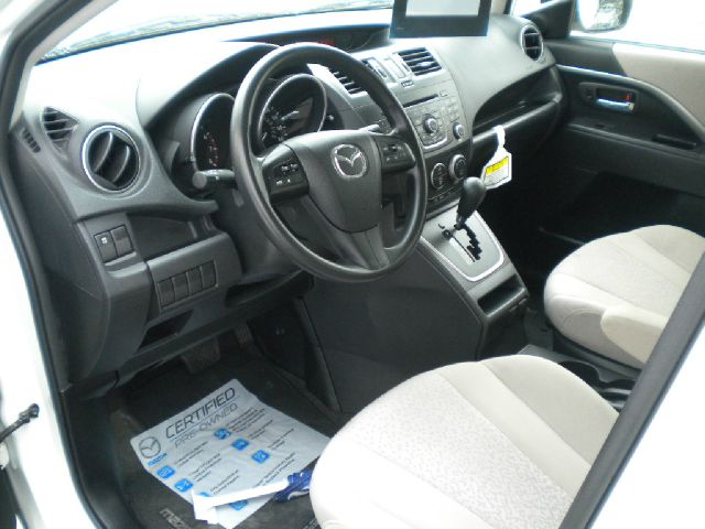 Mazda 5 2012 photo 9