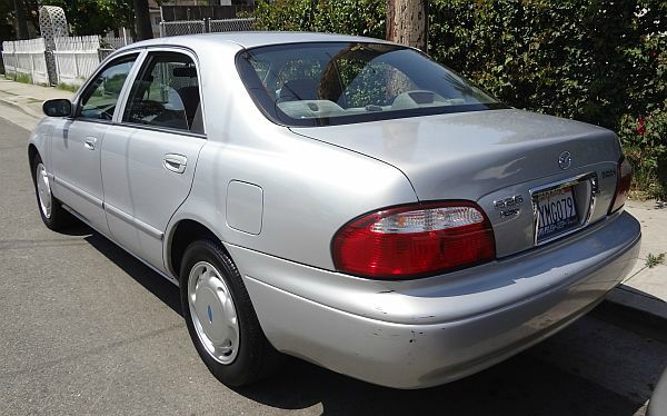 Mazda 626 2000 photo 1