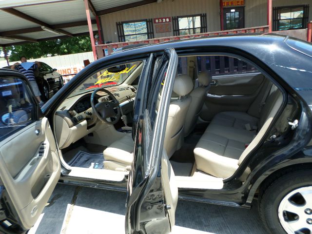 Mazda 626 2001 photo 1