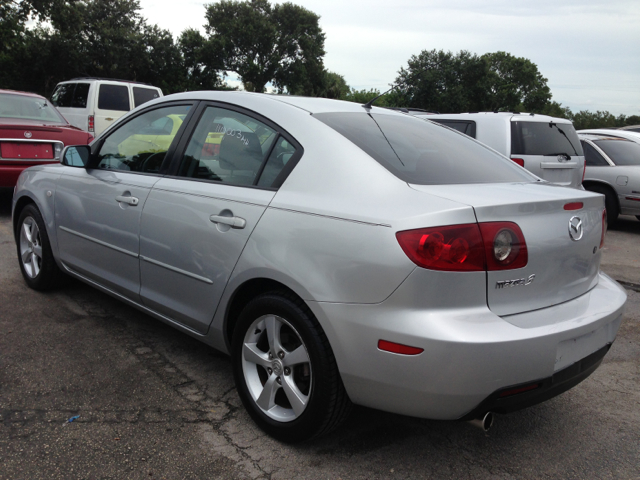 Mazda Mazda3 2004 photo 2