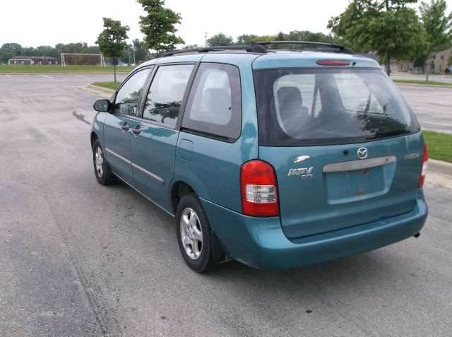 Mazda MPV 2000 photo 1