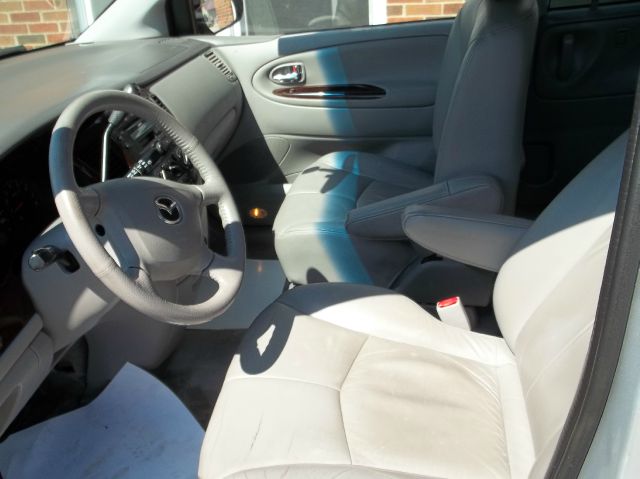 Mazda MPV 2001 photo 2