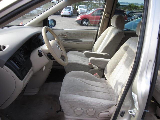 Mazda MPV 2002 photo 4