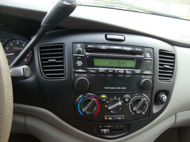 Mazda MPV 2003 photo 4