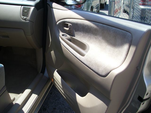 Mazda MPV 2003 photo 1