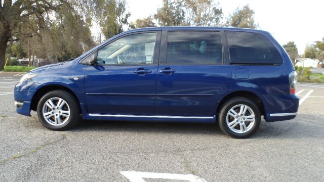 Mazda MPV 2004 photo 1