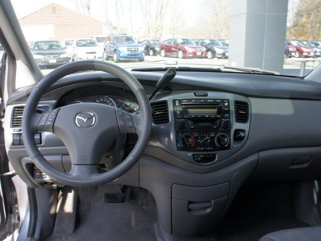 Mazda MPV 2005 photo 2