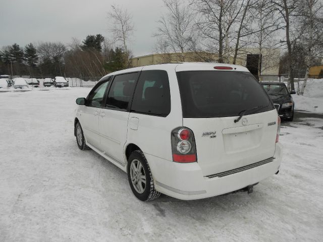 Mazda MPV 2005 photo 2