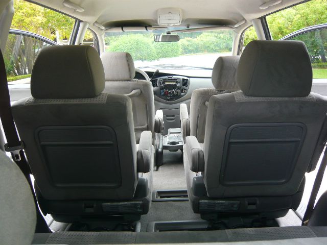 Mazda MPV 2005 photo 2