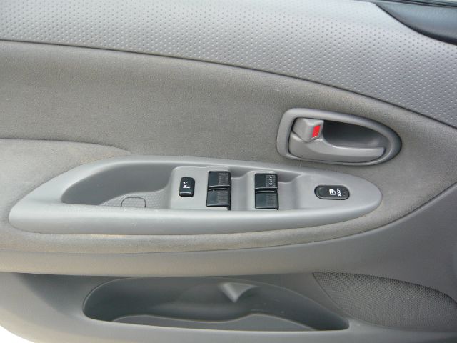 Mazda MPV 2005 photo 21