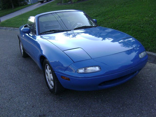 Mazda MX-5 Miata 1990 photo 2