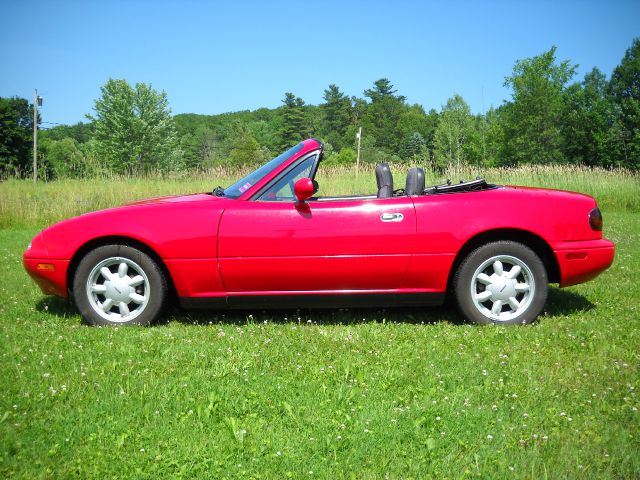 Mazda MX-5 Miata 1991 photo 2