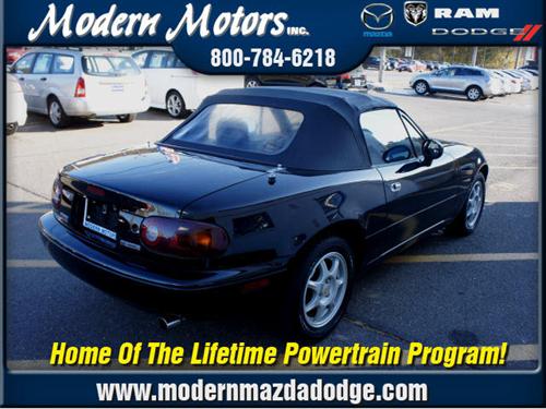 Mazda MX-5 Miata 1995 photo 2