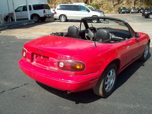 Mazda MX-5 Miata 1995 photo 2