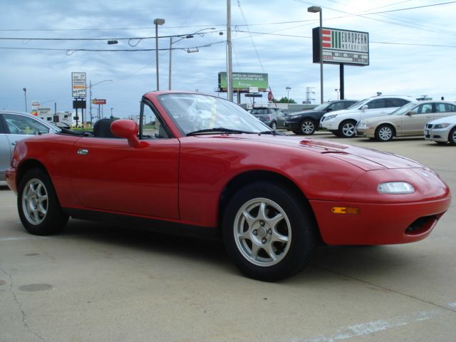 Mazda MX-5 Miata 1996 photo 4