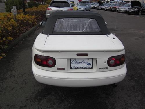 Mazda MX-5 Miata 1996 photo 2