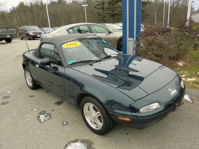 Mazda MX-5 Miata 1996 photo 2