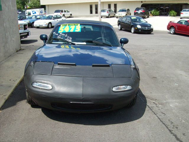 Mazda MX-5 Miata 1996 photo 2