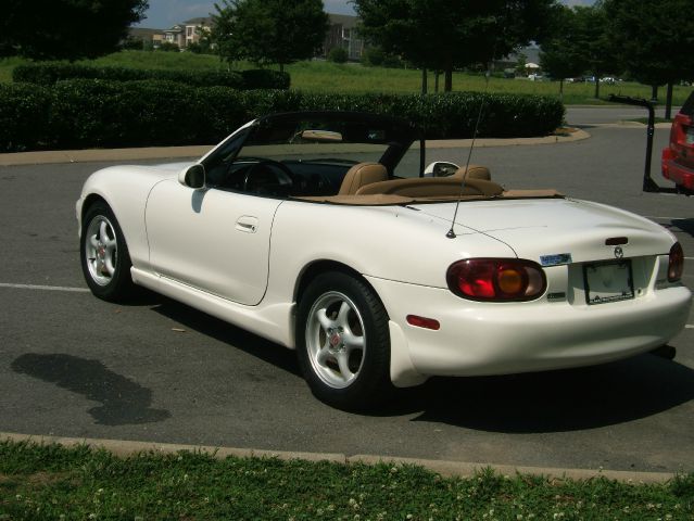 Mazda MX-5 Miata 1999 photo 4