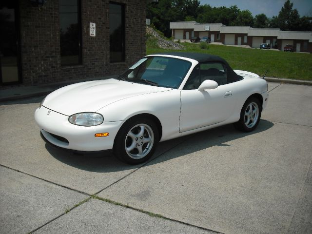 Mazda MX-5 Miata 1999 photo 1